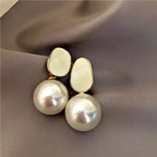 Retro-Style Earrings with White Pearls Beige
