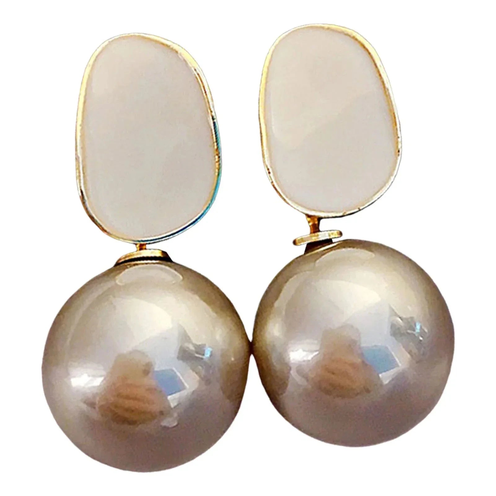 Retro-Style Earrings with White Pearls Beige