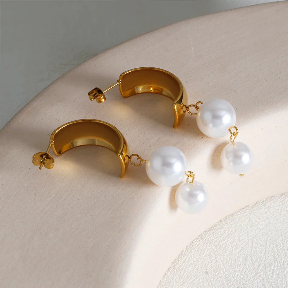 Dangle Earrings with Gold Pearls