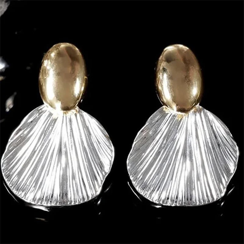 Shell Drop Earrings in Scallop Shape