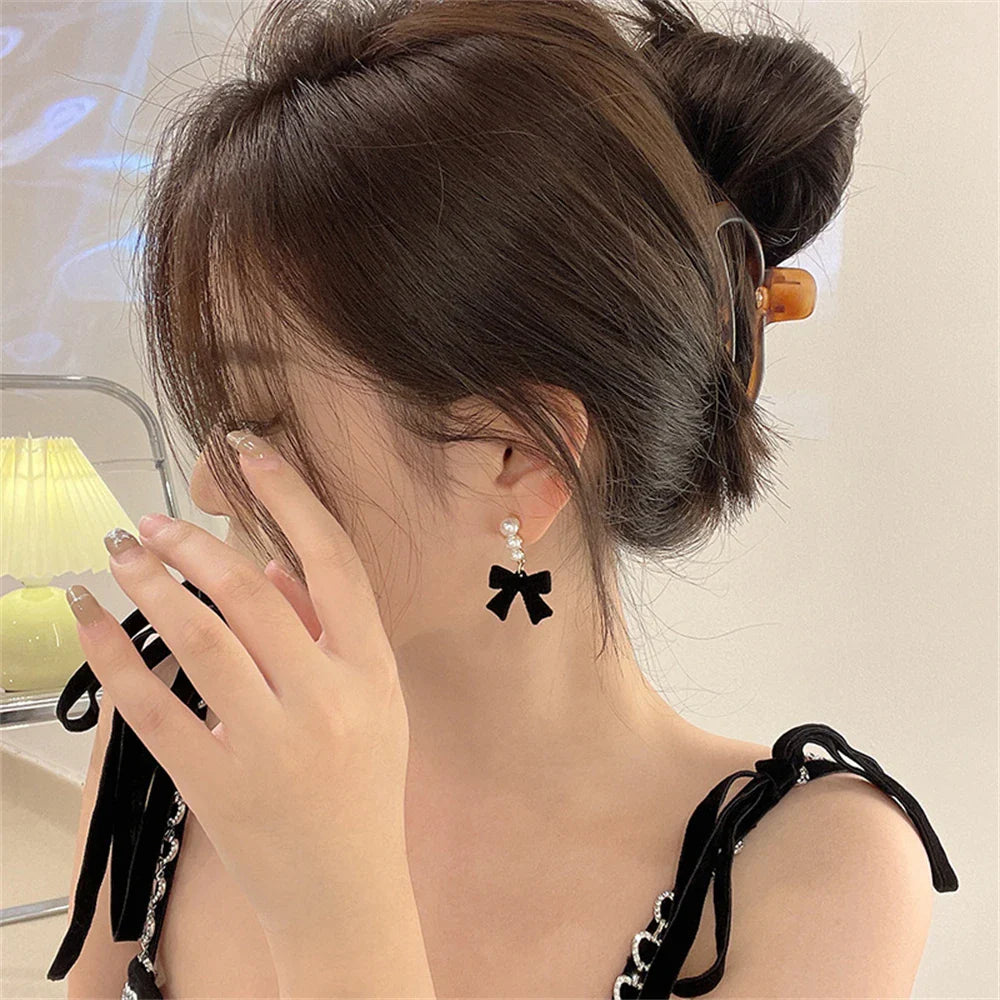Black Pearl and Knot Dangle Earrings