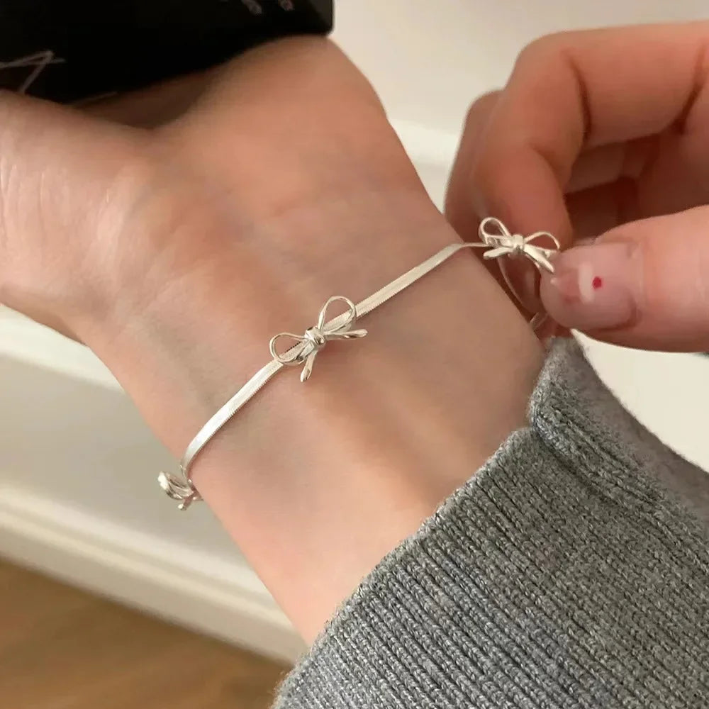 Bow tie bracelet for women silver

