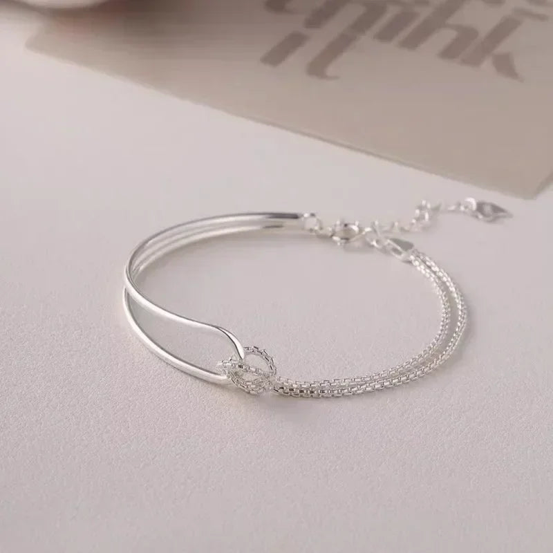 Bracelet with a modern-style knot