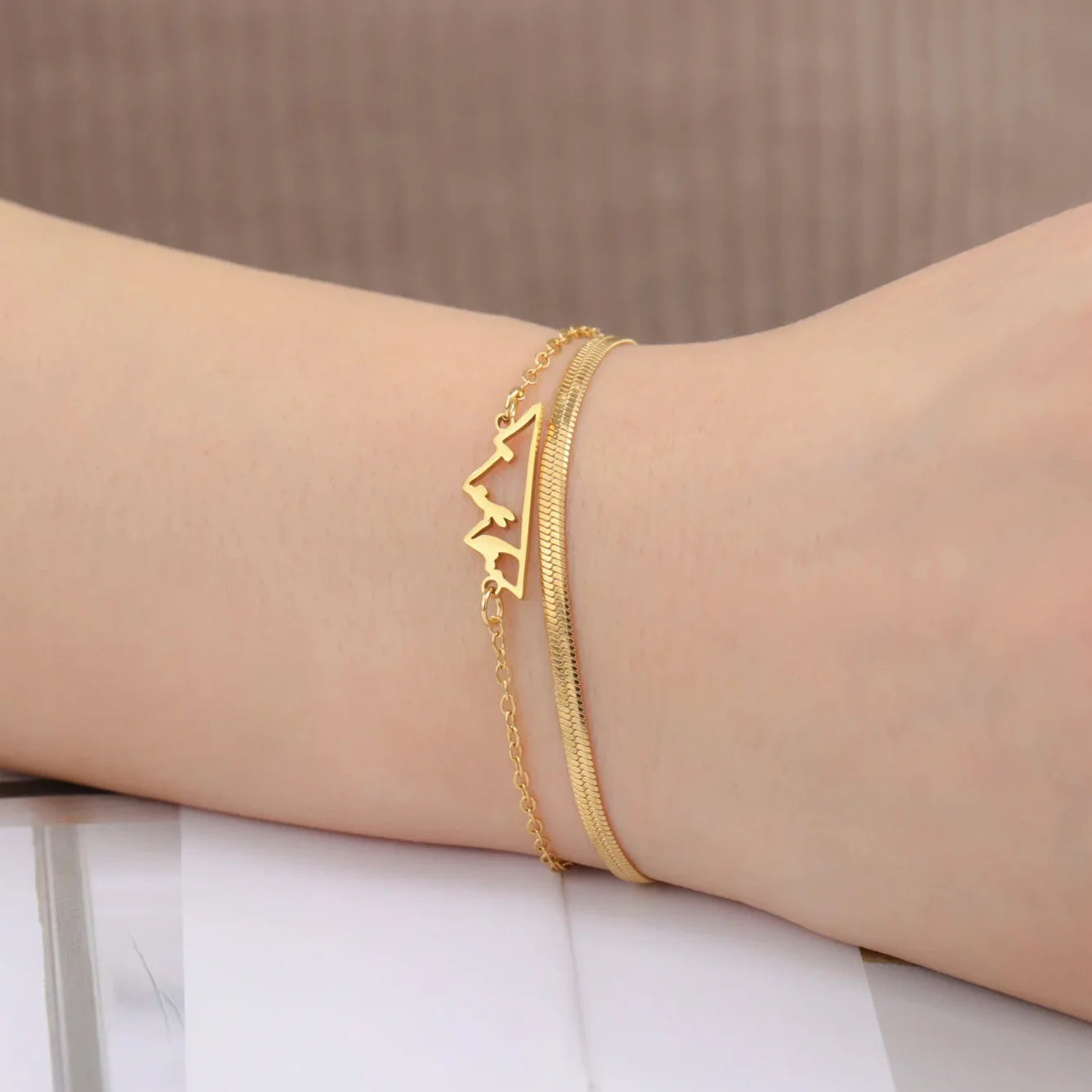 Bracelet with Mountain Pendant for Women gold
