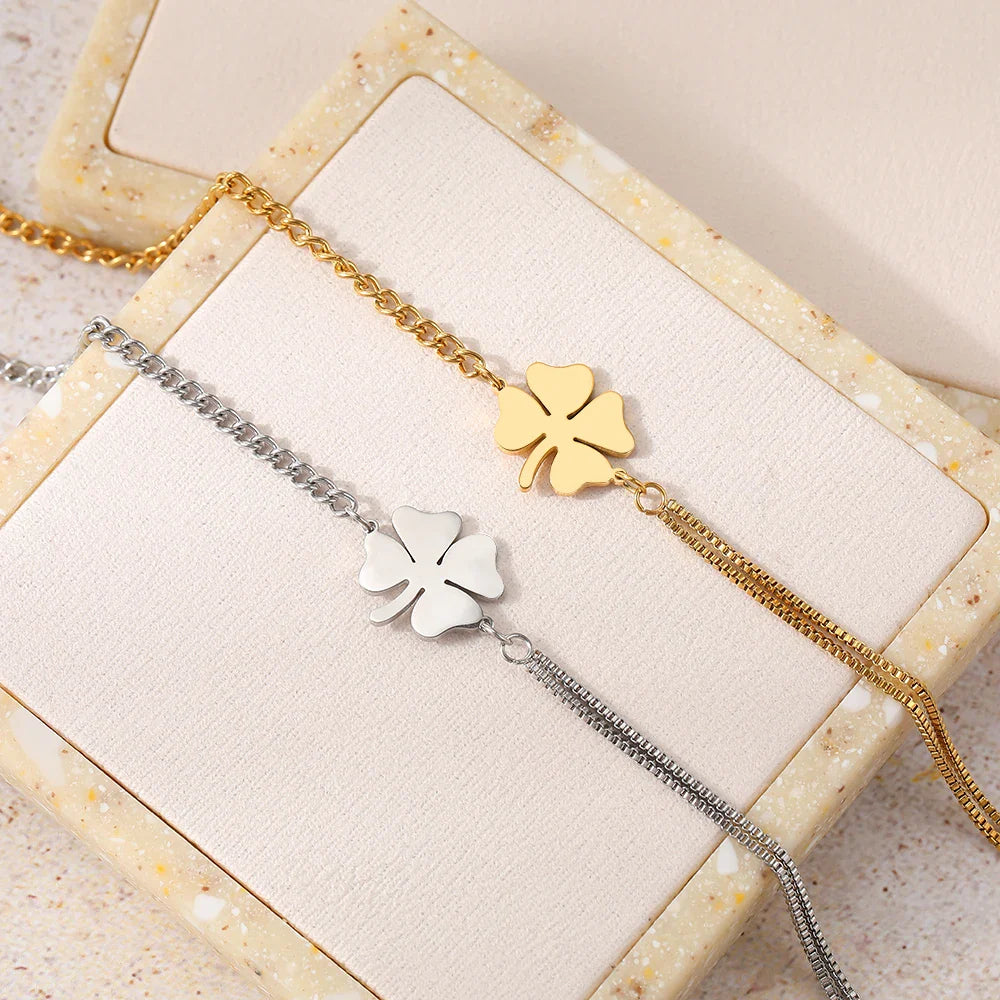 Bracelet with Lucky Four-Leaf Clover 