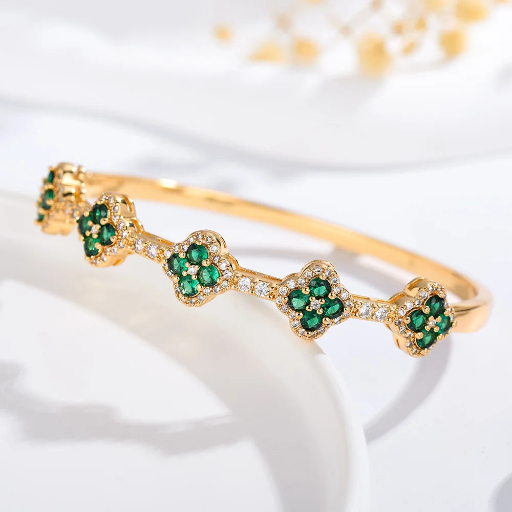 Bracelet with Four-Leaf Clovers in Zircon and Green Stones