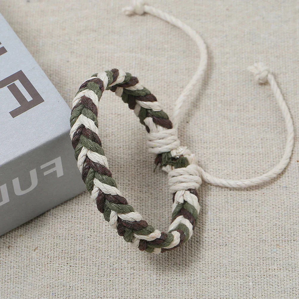 Brazilian Bracelet in Natural-Effect Cotton Thread green