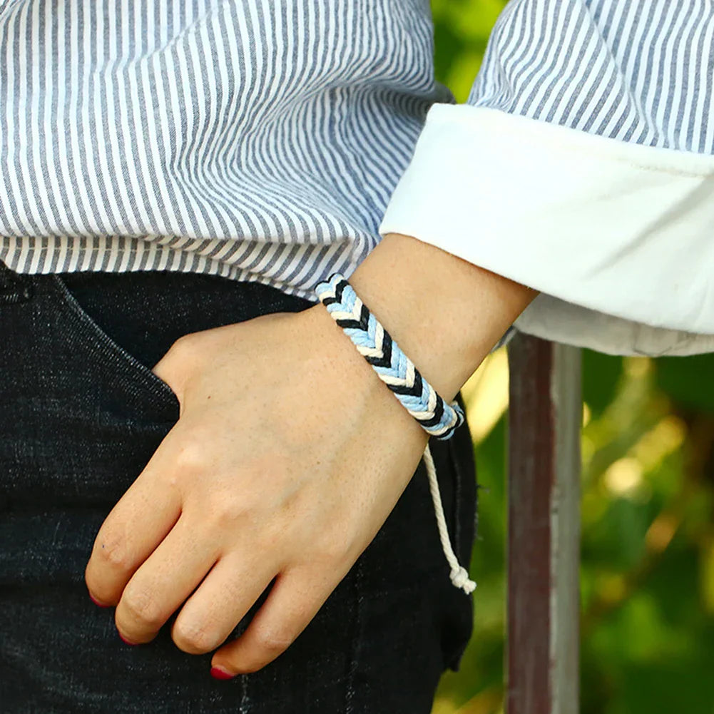 Brazilian Bracelet in Natural-Effect Cotton Thread blue