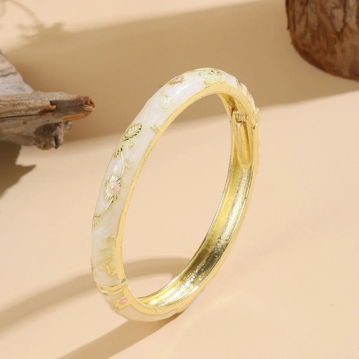 Colored Bracelet with white Flowers