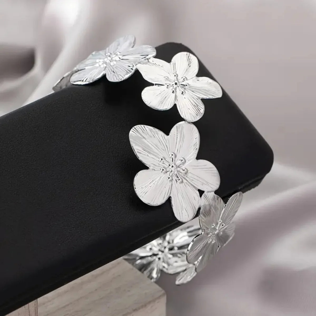 Women’s arm bracelet - silver flower petal bicep chain