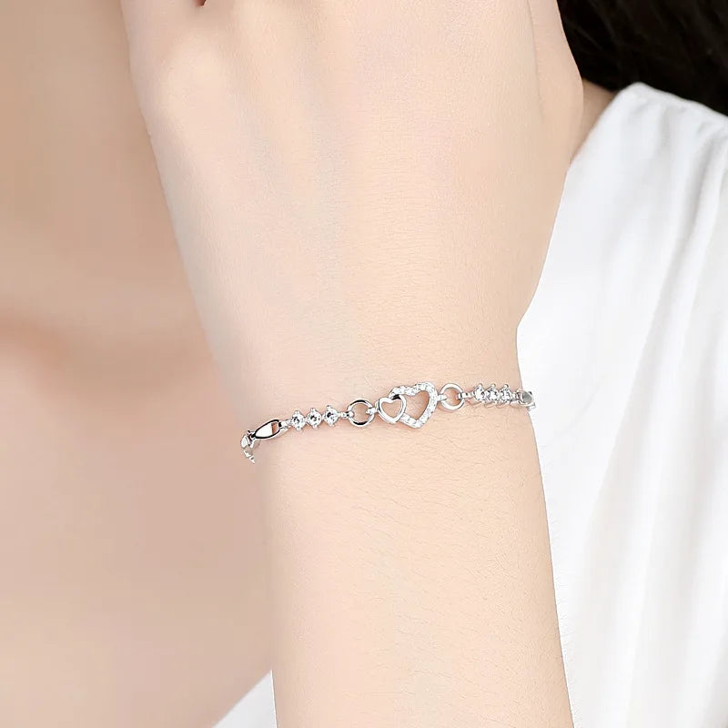 Elegant bracelet with white zircon heart