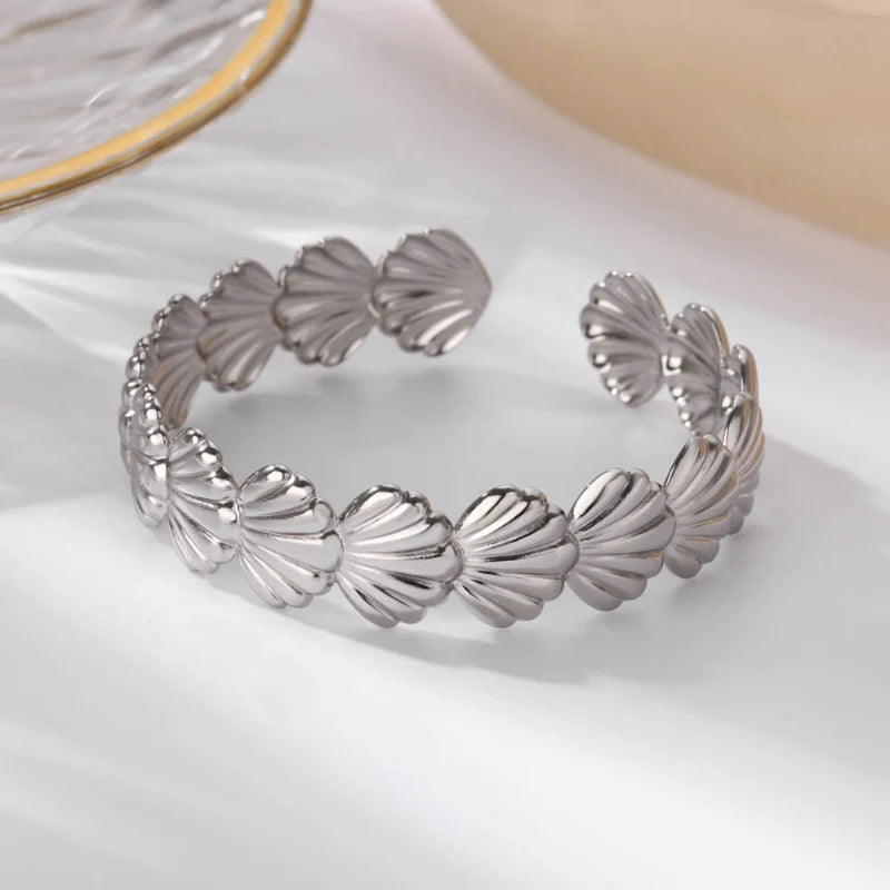 Elegant Bracelet Shells Starfish and Scallops Scallop Silver