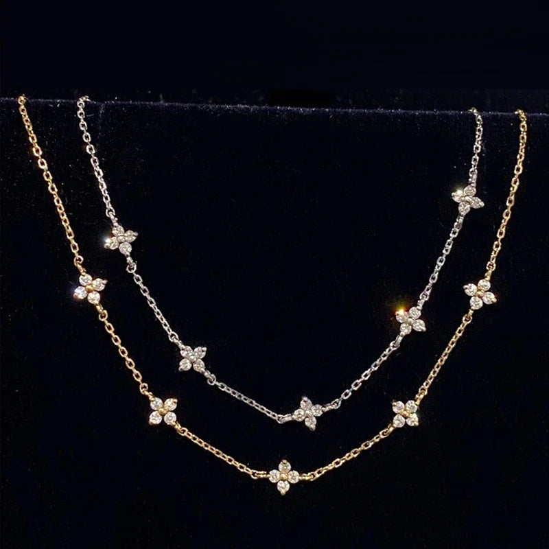 Curb Bracelet with Delicate Flowers in Gold Zircon