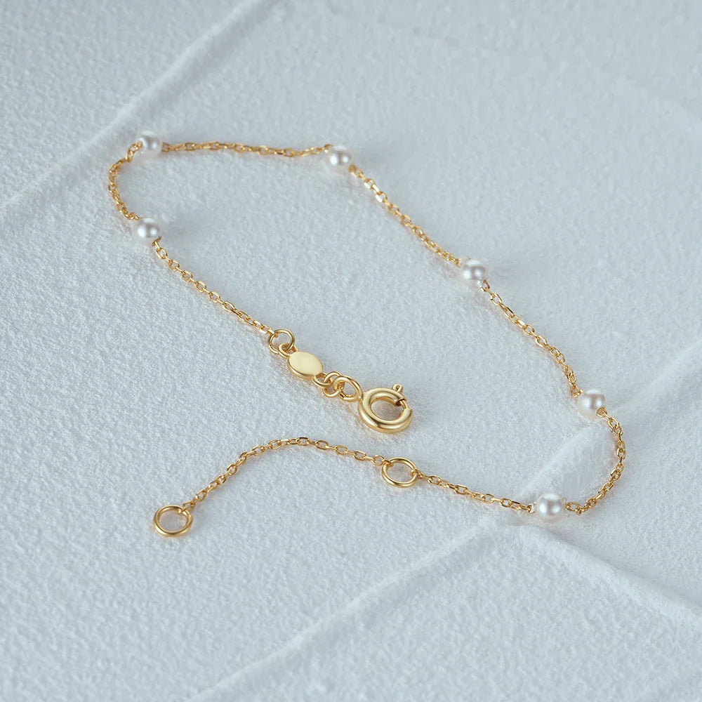 Fine Chain Bracelet with White Pearls