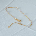 Fine Chain Bracelet with White Pearls