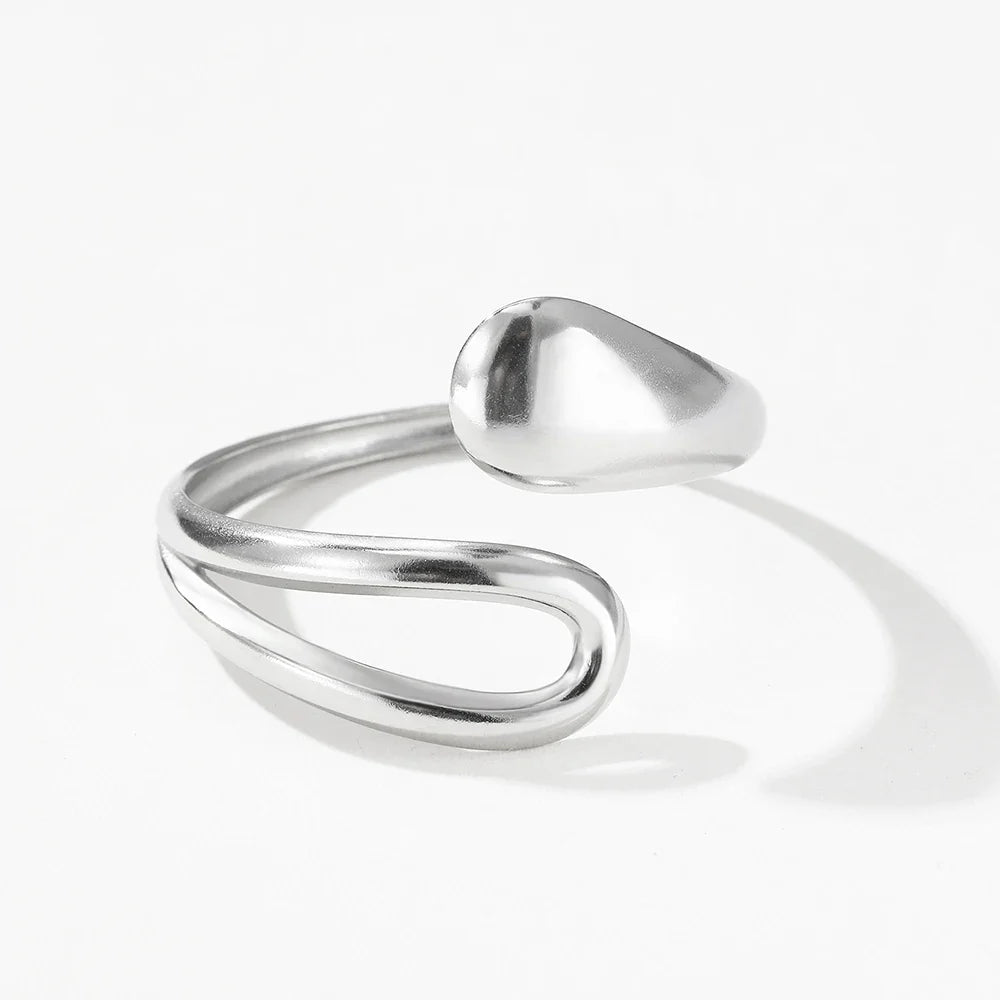 Elegant Curb Bracelet with Silver Water Drop