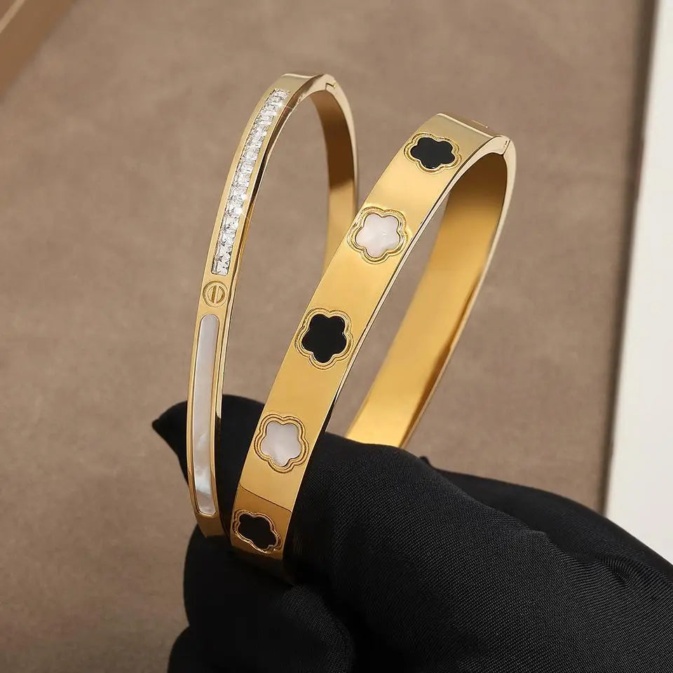 Thin Floral Cuban Link Bracelet with 5-petal b