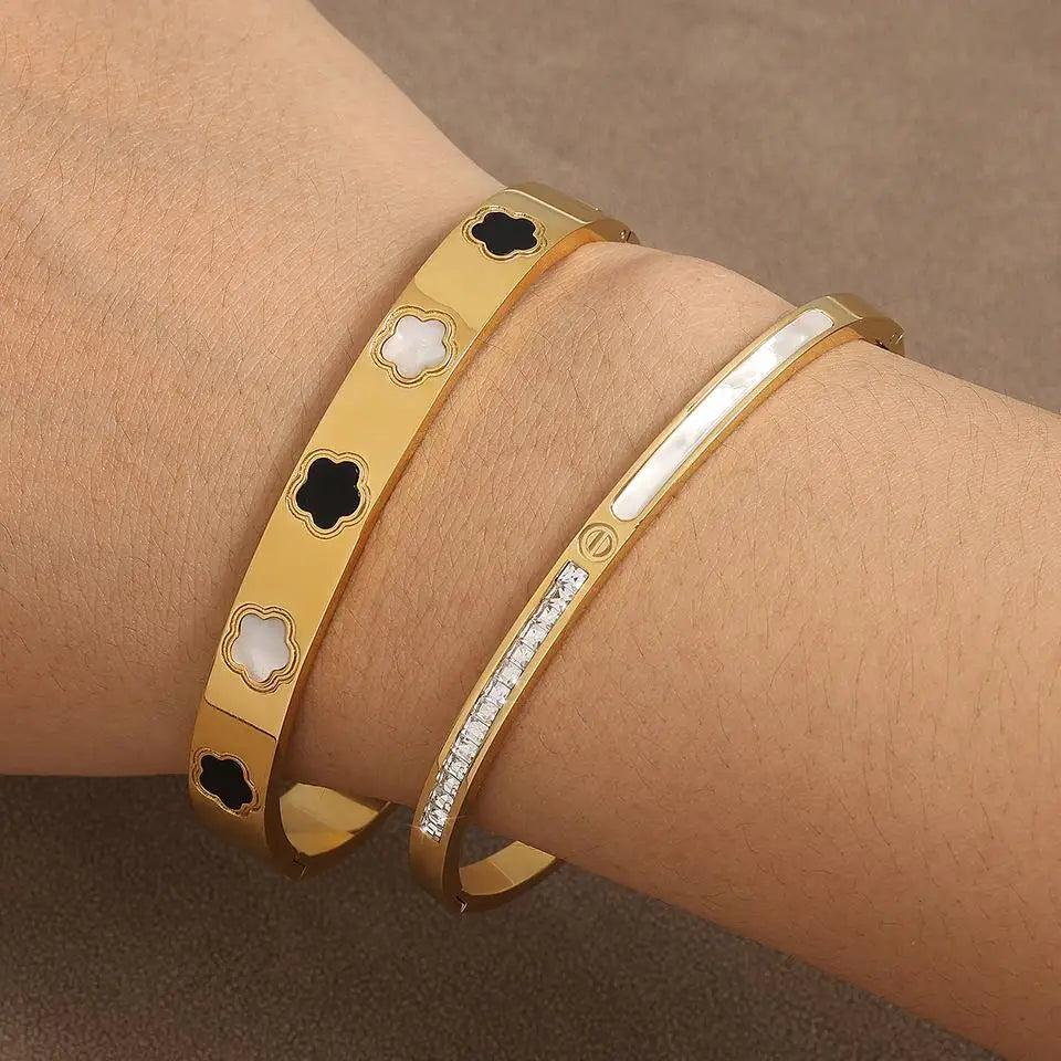 Thin Floral Cuban Link Bracelet with 5-petal b