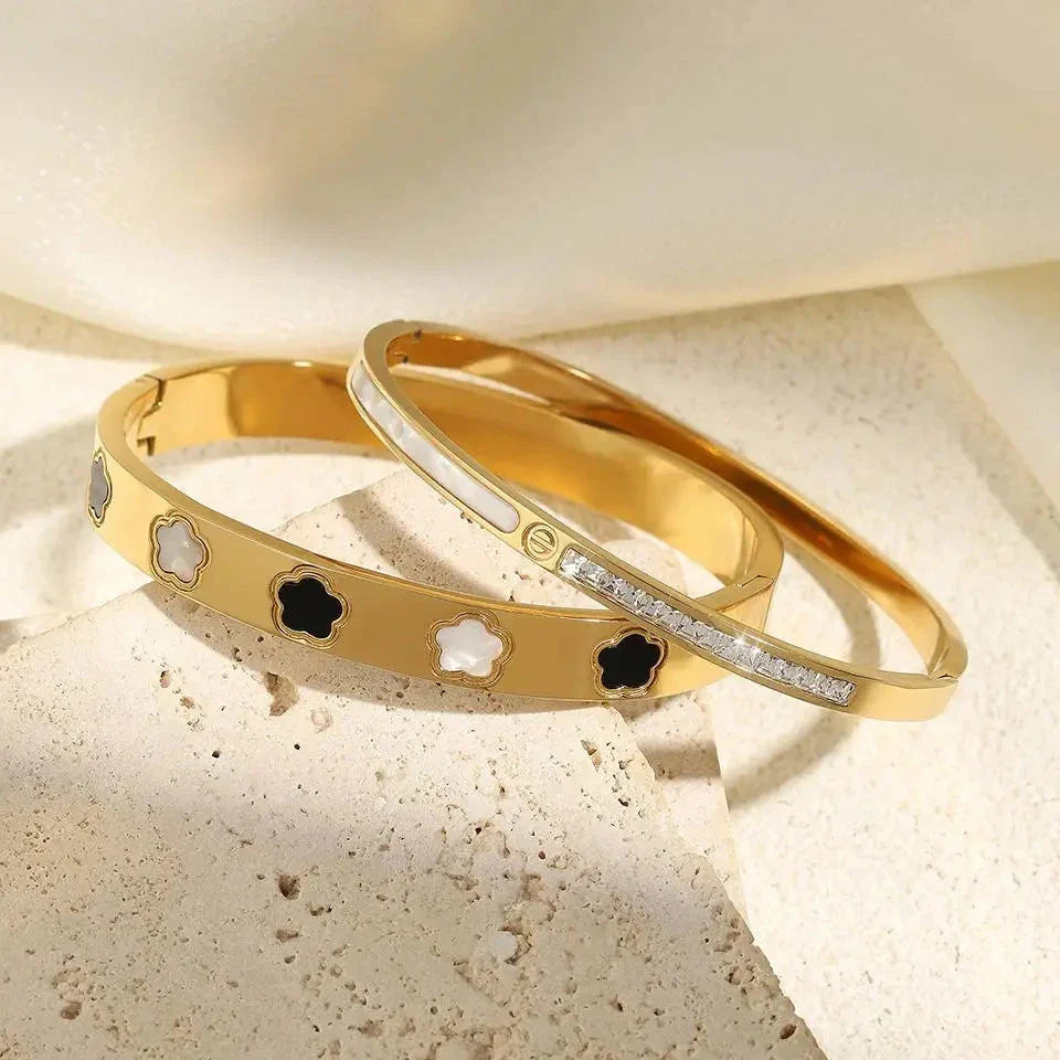 Thin Floral Cuban Link Bracelet with 5-petal b