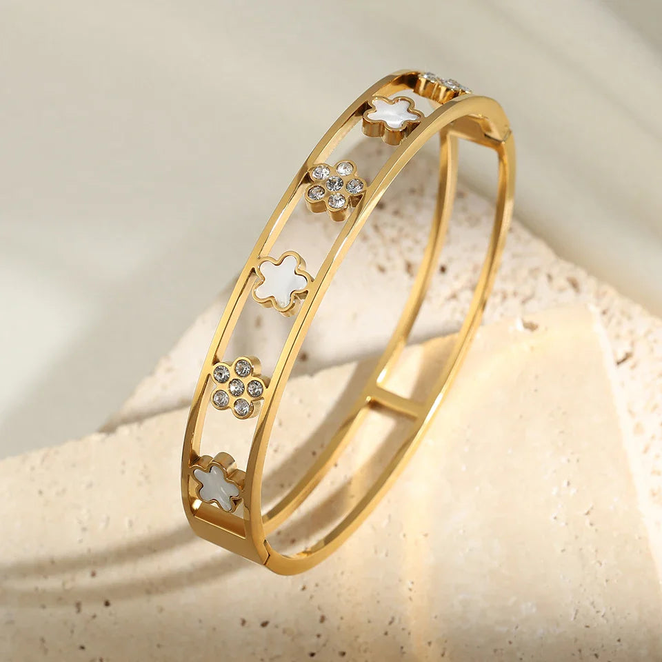 Thin Floral Cuban Link Bracelet with 5-petal a