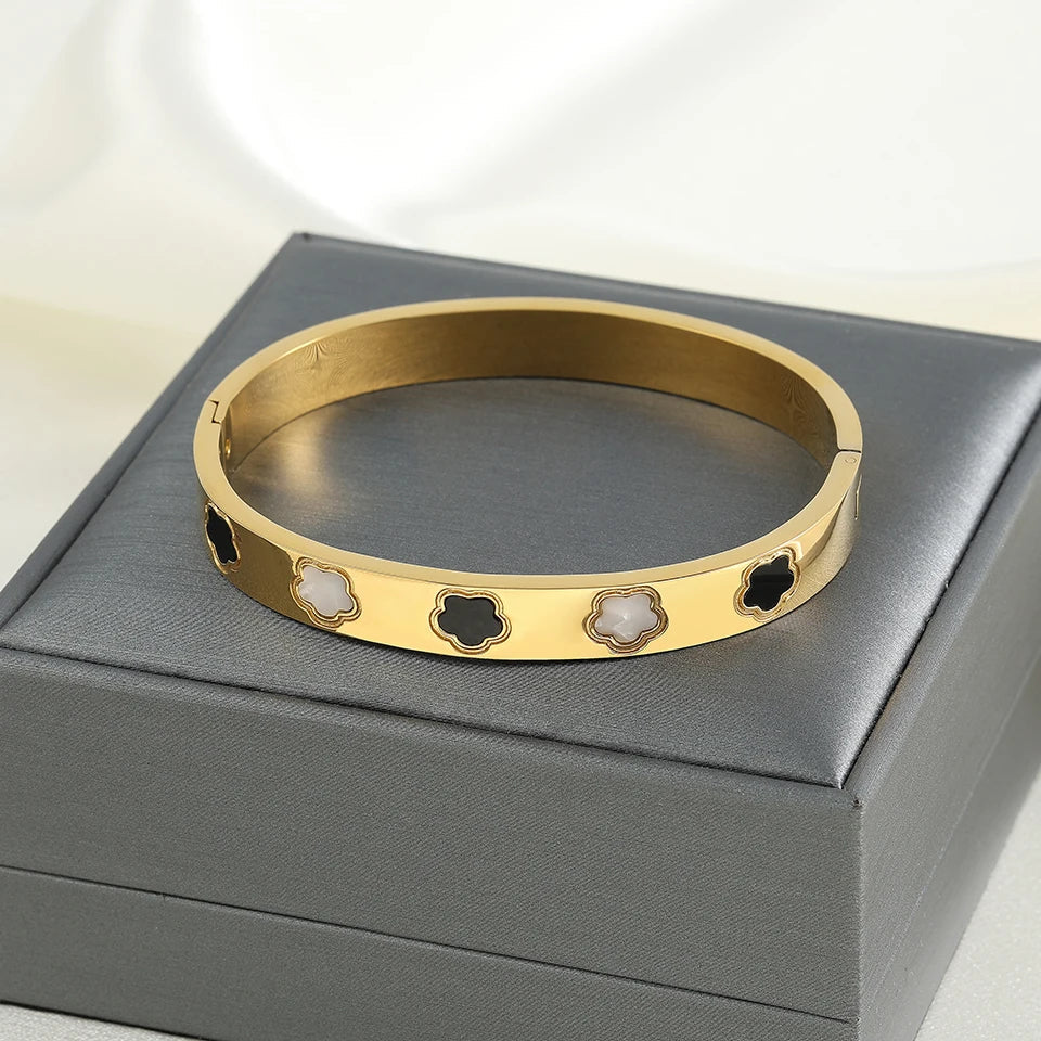 Thin Floral Cuban Link Bracelet with 5-petal b