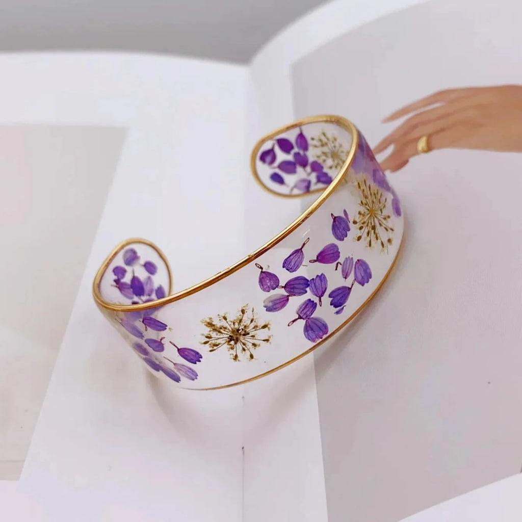 Transparent Resin Flower Curb Bracelet violet a