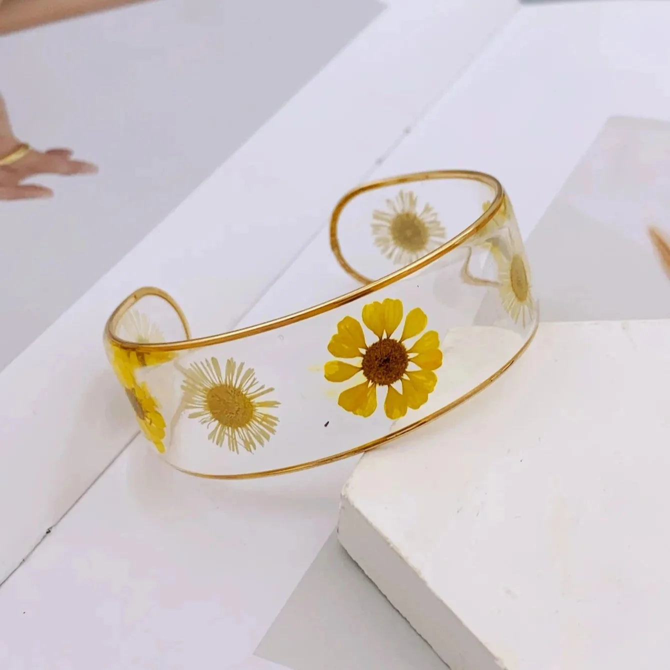 Transparent Resin Flower Curb Bracelet yellow b