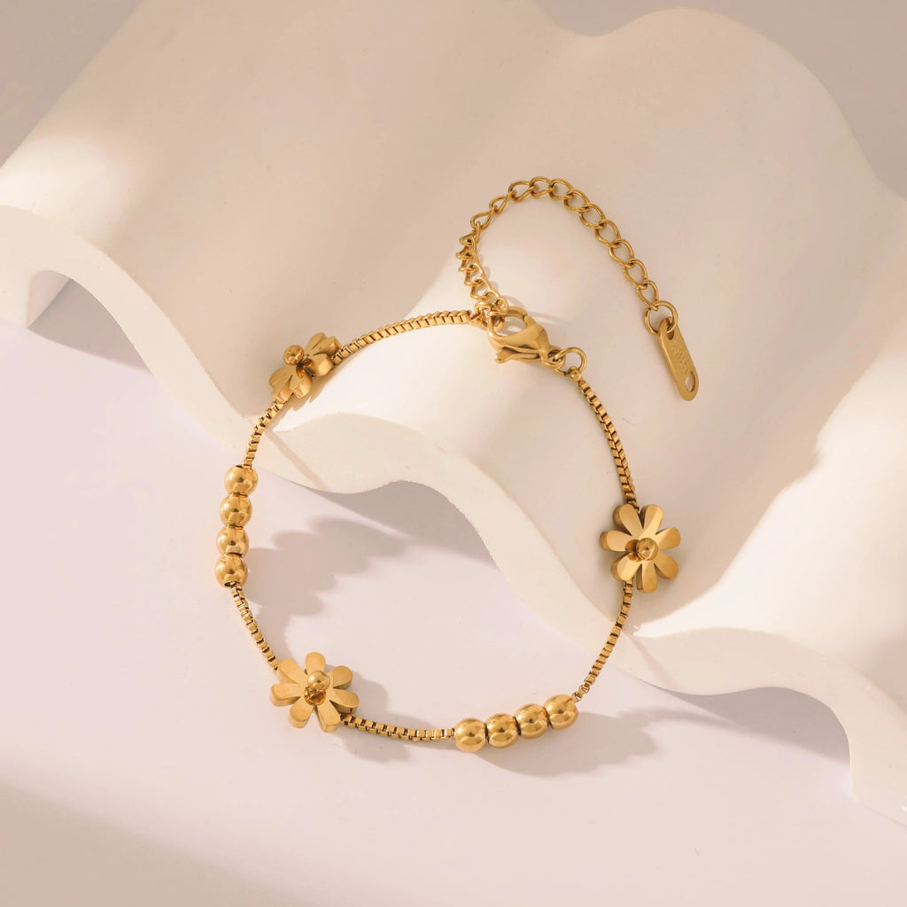 Daisy Flower Cuban Link Bracelet