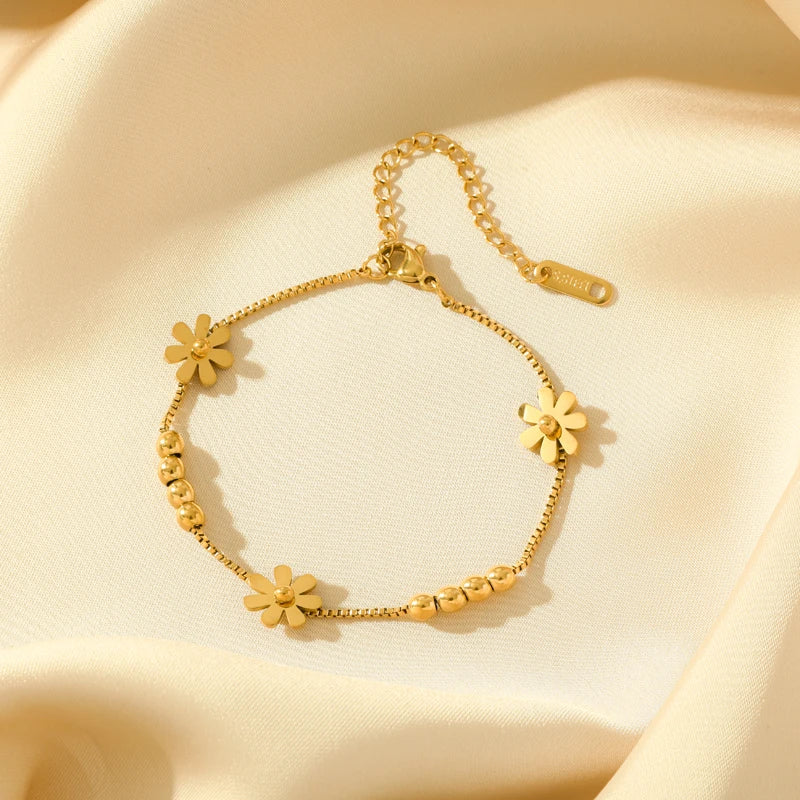 Daisy Flower Cuban Link Bracelet