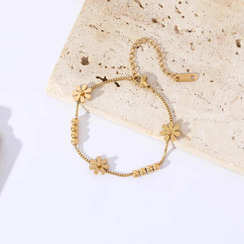 Daisy Flower Cuban Link Bracelet