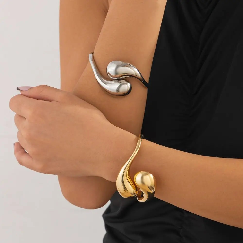 Asymmetric Large Water Drop Curb Bracelet silver