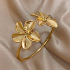 Curb Bracelet Large 5-Petal Flowers gold