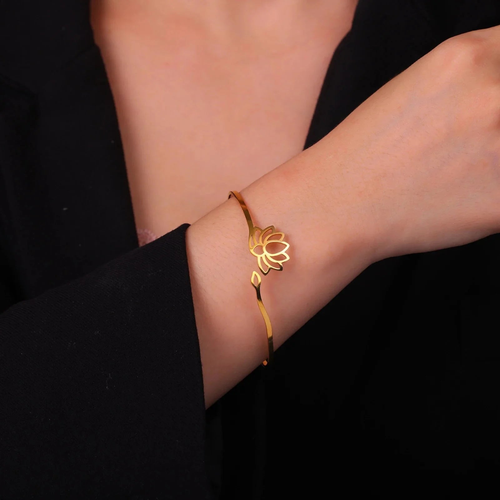 Women's Lotus Flower Gold Bangle