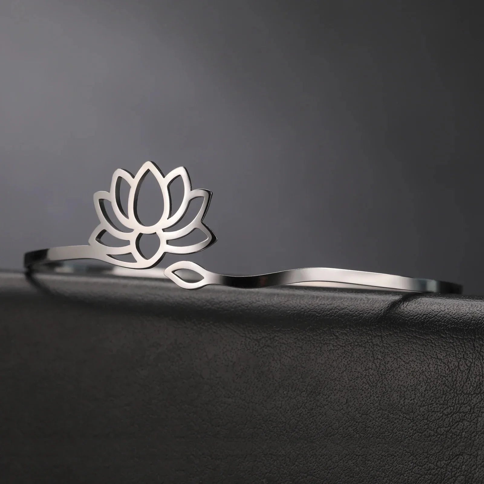 Women's Lotus Flower Silver Bangle