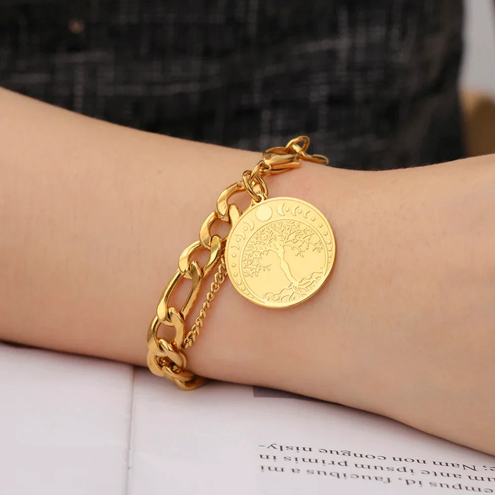 Trinity Knot Triquetra Bracelet in gold