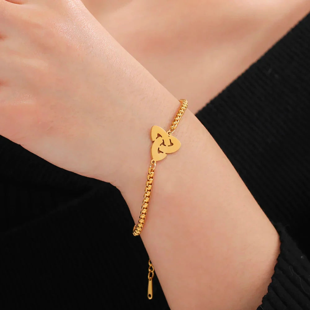 Trinity Knot Irish Triquetra Bracelet Gold