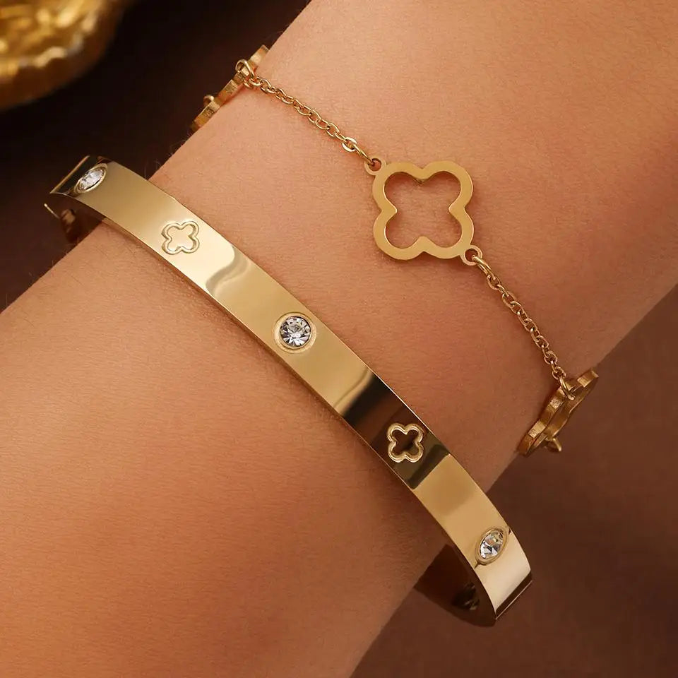Set of 2 Bracelets with Four-Leaf Clovers Gold