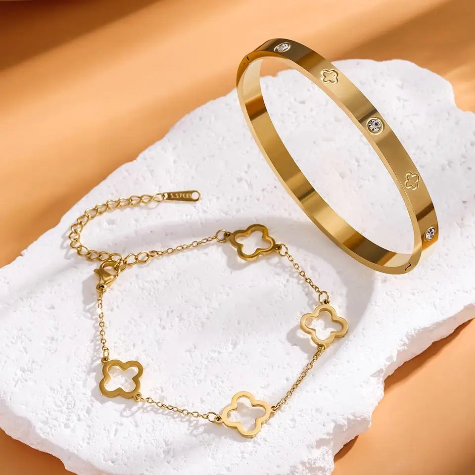 Set of 2 Bracelets with Four-Leaf Clovers Gold