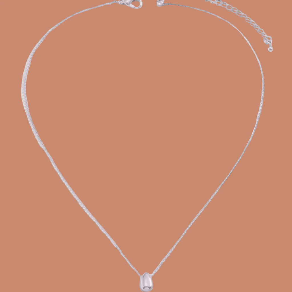 Necklace with Fine Water Drop Pendant in silver