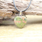 Necklace with Heart Pendant in Agate Stone