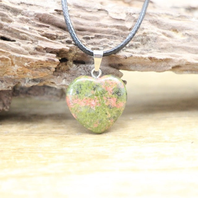 Necklace with Heart Pendant in Agate Stone