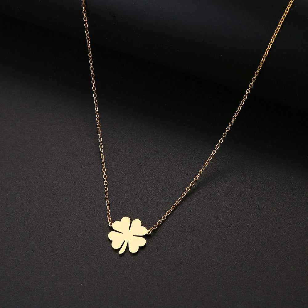 Lucky Clover Leaf Pendant Necklace gold
