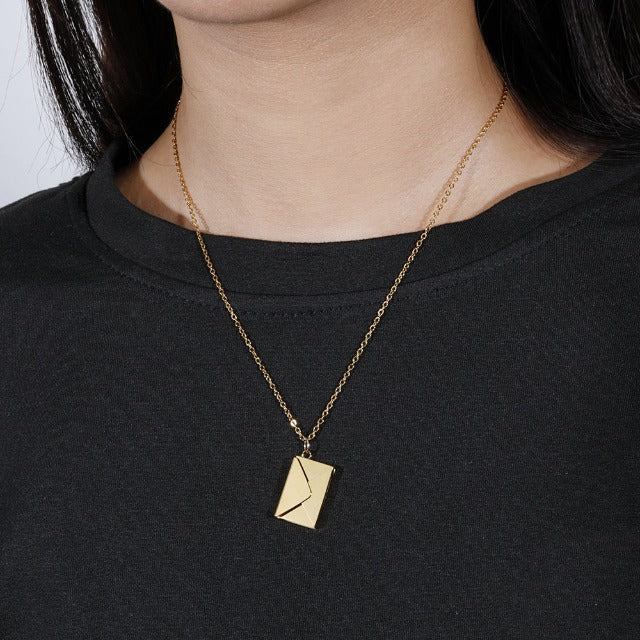 Necklace with Envelope Pendant gold