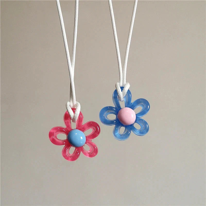 Colored Flower Pendant Necklace dark blue