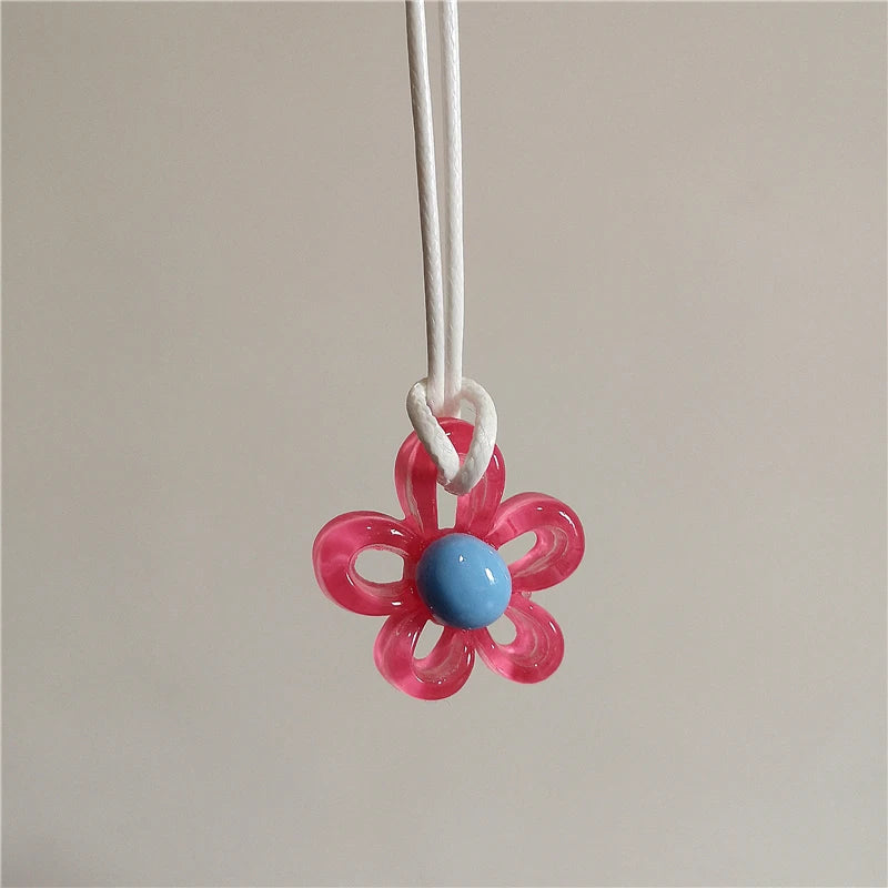 Colored Flower Pendant Necklace red