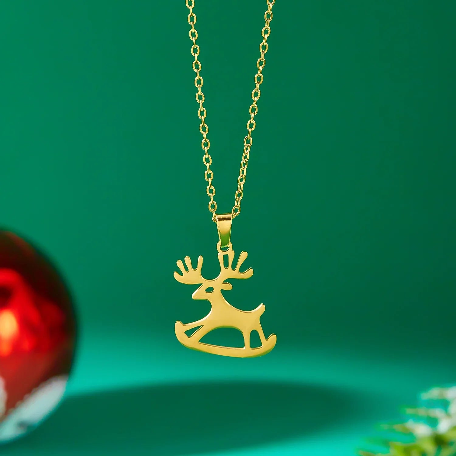 Winter Reindeer Pendant Necklace gold