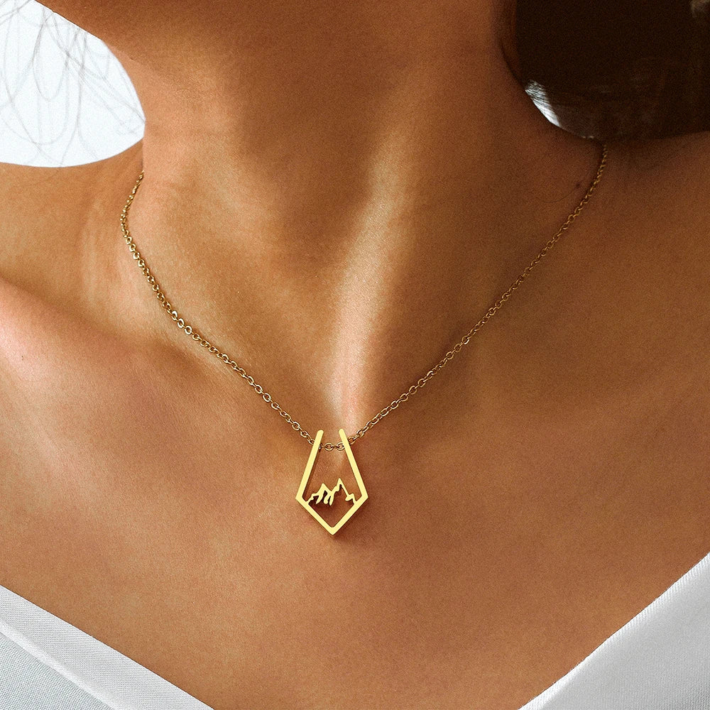 Necklace with Mountain Pendant gold
