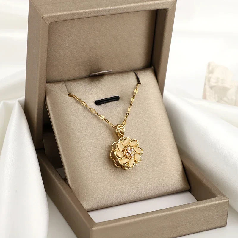Necklace with Rotating Flower Anti-Stress Pendant