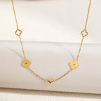 Four-Leaf Clover Pendant Necklace gold