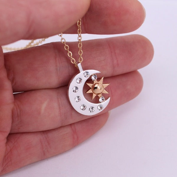 Women’s Crescent Moon Pendant Necklace